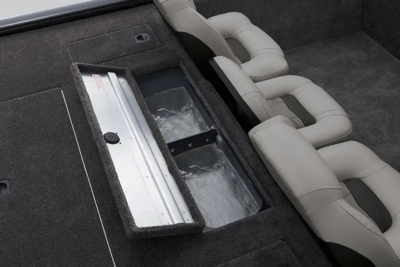 Slide: The Image of Interior view of 2018 Tracker Pro Team 190 TX boat. - 27