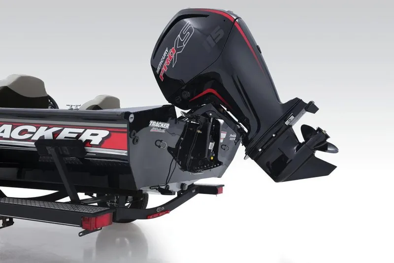 Slide: The Image of 2018 Tracker Pro Team 190 TX boat with outboard motor. - 33