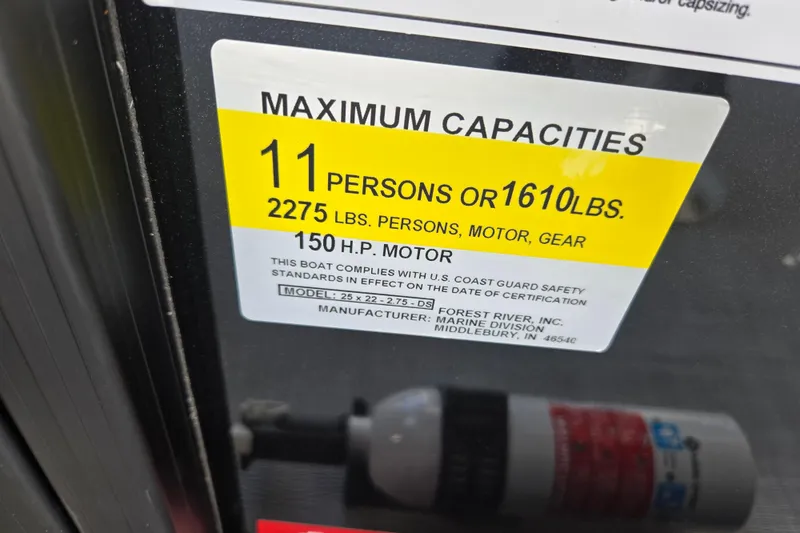 Slide: The Image of Maximum capacity label on Dockside 22DQ2.75 boat, 2026 model, showing weight and passenger limits. - 19