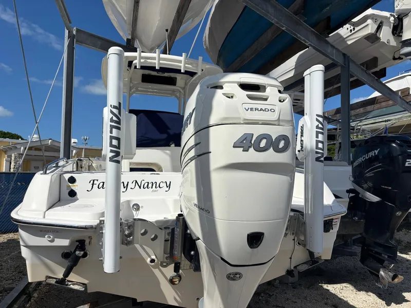 Slide: The Image of Boston Whaler 270 Dauntless 2020 - 20