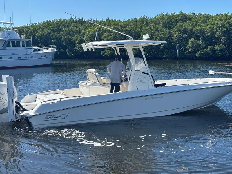 Slide: The Image of Boston Whaler 270 Dauntless 2020 - 7