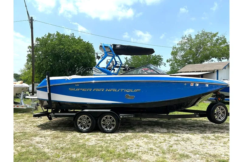 The Image of The 2013 Super Air Nautique G23! - 1