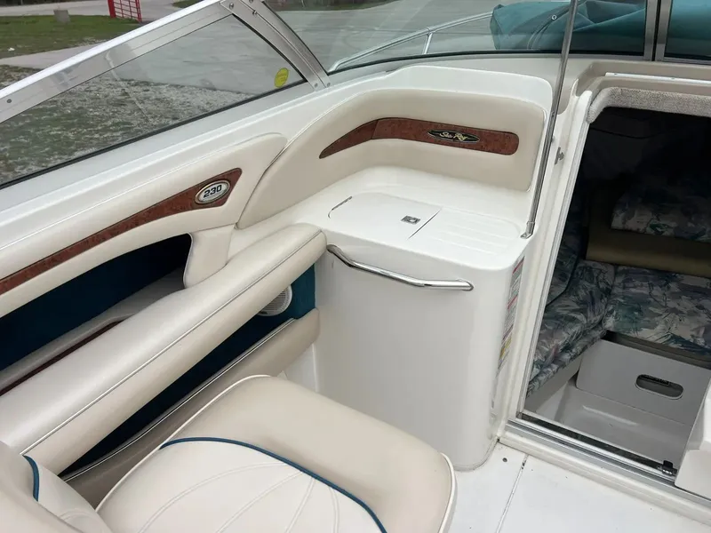 Slide: The Image of Sea Ray 230 Overnighter 1998 - 14