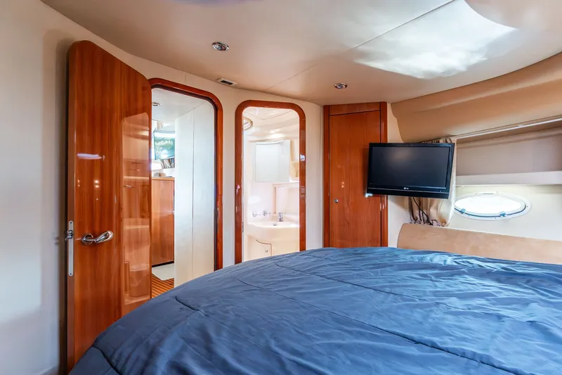 Slide: The Image of Interior of 2004 Azimut 39 Flybridge yacht with bedroom and bathroom. - 48