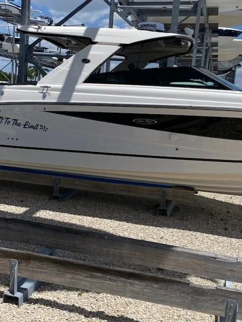 Slide: The Image of Sea Ray SLX 400 Outboard 2020 - 12