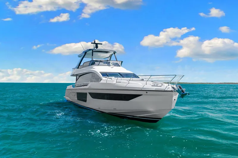Slide: The Image of Azimut Fly 68 2025 - 1