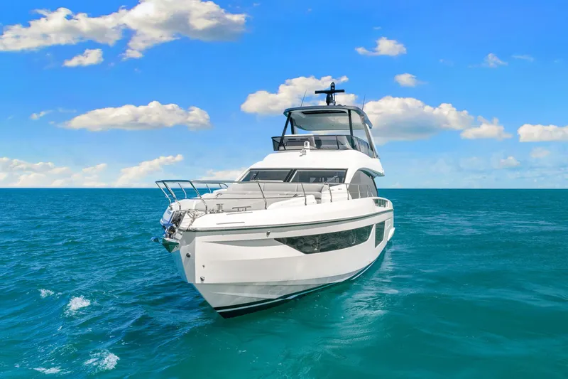 Slide: The Image of Azimut Fly 68 2025 - 15