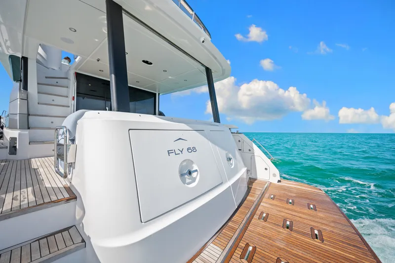Slide: The Image of Azimut Fly 68 2025 - 23