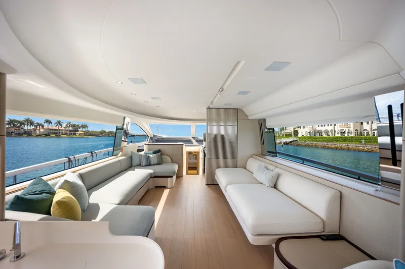 Slide: The Image of Azimut Fly 68 2025 - 26