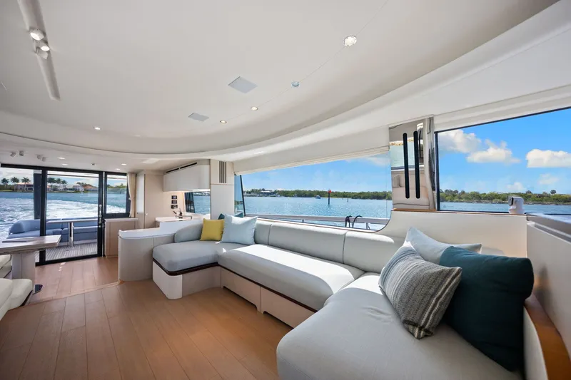 Slide: The Image of Azimut Fly 68 2025 - 27