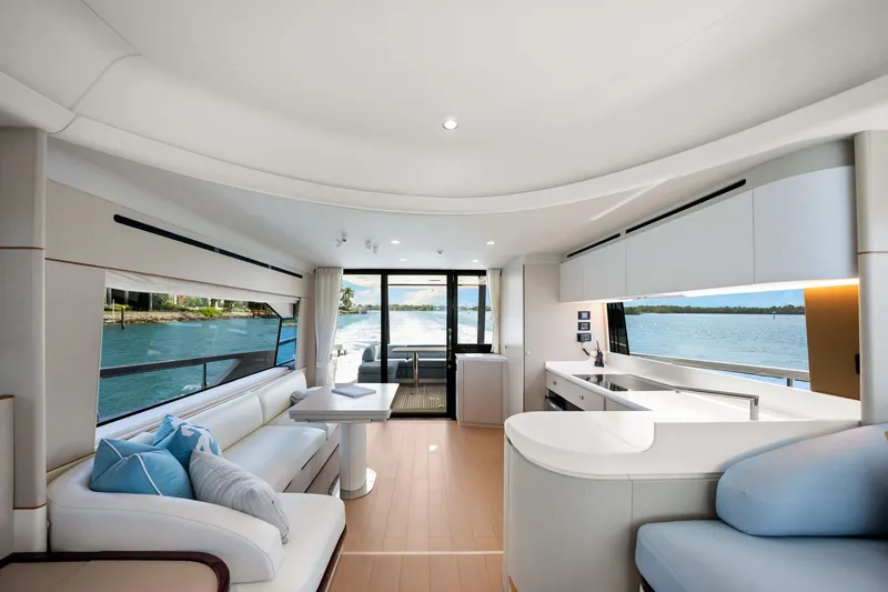 Slide: The Image of Azimut Fly 68 2025 - 28
