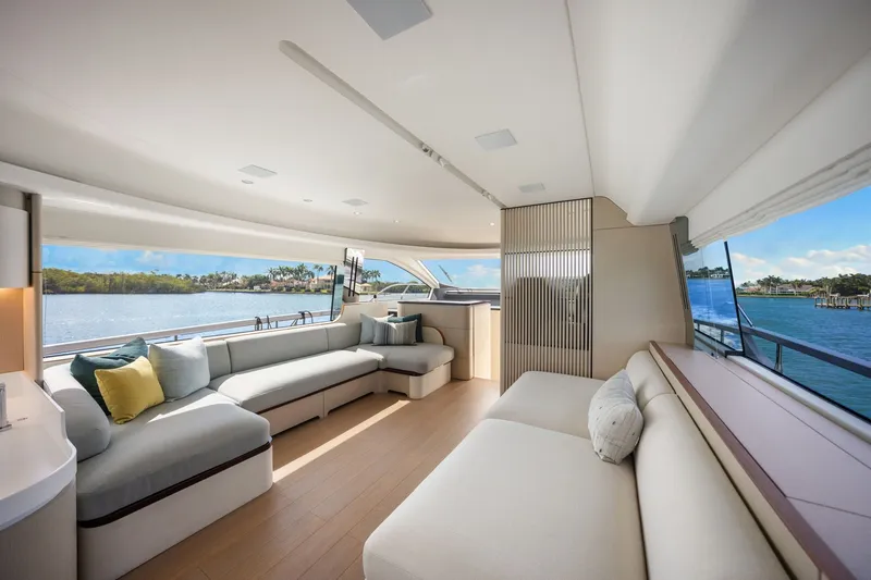 Slide: The Image of Azimut Fly 68 2025 - 31