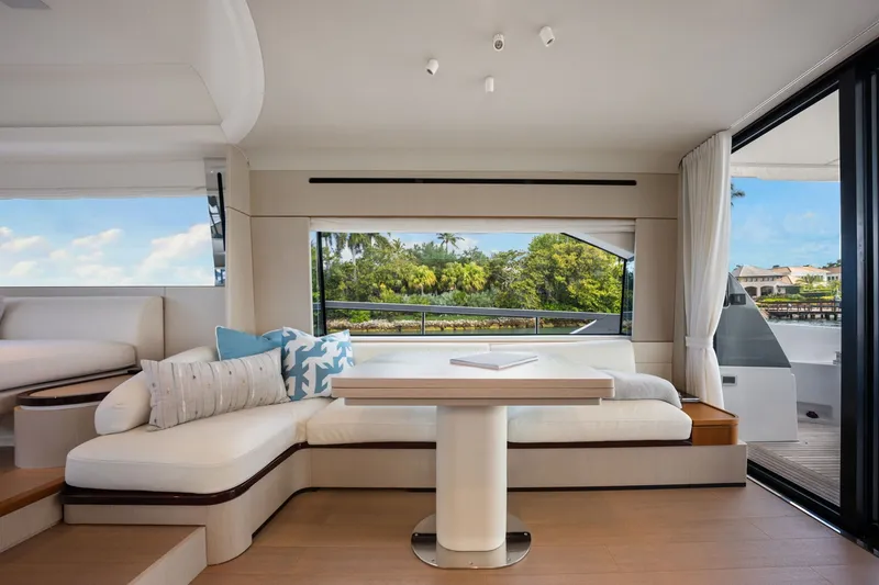 Slide: The Image of Azimut Fly 68 2025 - 33