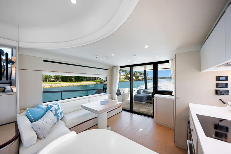 Slide: The Image of Azimut Fly 68 2025 - 35