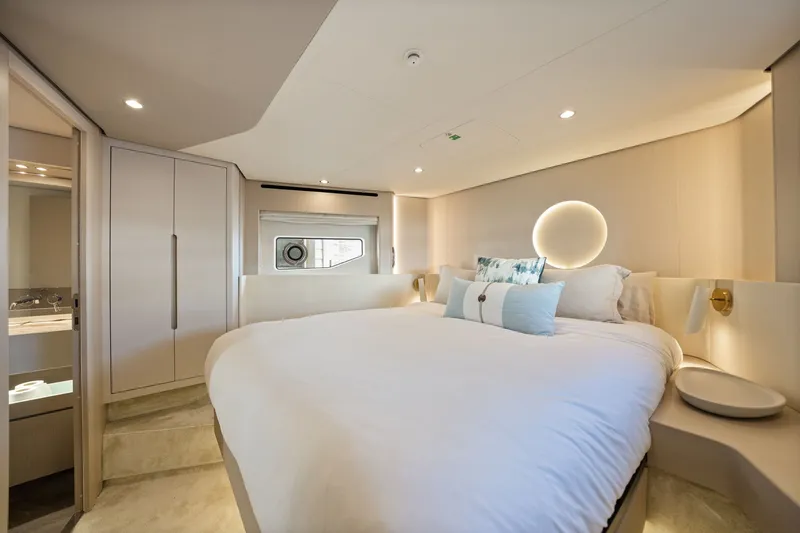 Slide: The Image of Azimut Fly 68 2025 - 38