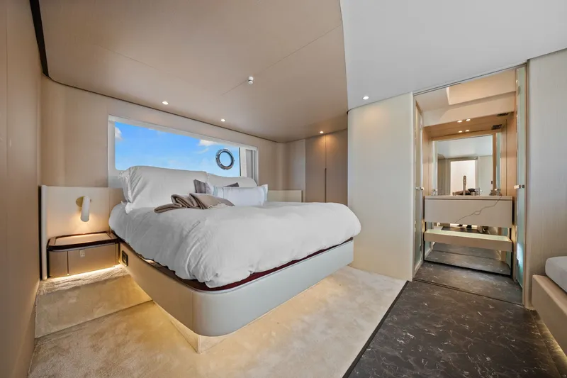 Slide: The Image of Azimut Fly 68 2025 - 41