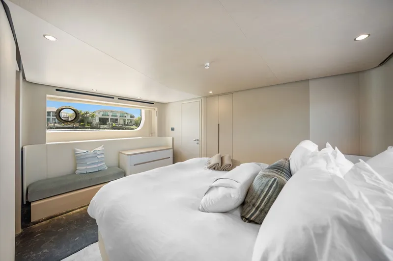 Slide: The Image of Azimut Fly 68 2025 - 44