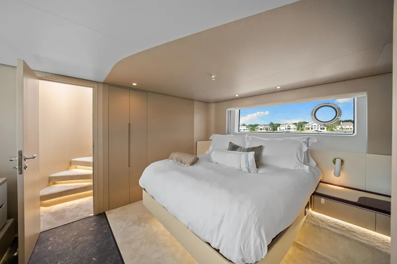 Slide: The Image of Azimut Fly 68 2025 - 46