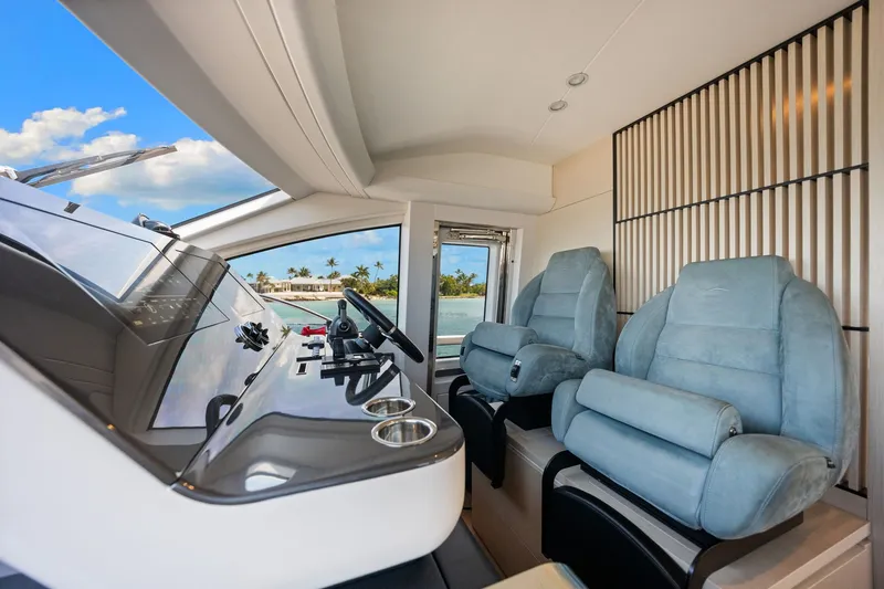 Slide: The Image of Azimut Fly 68 2025 - 51