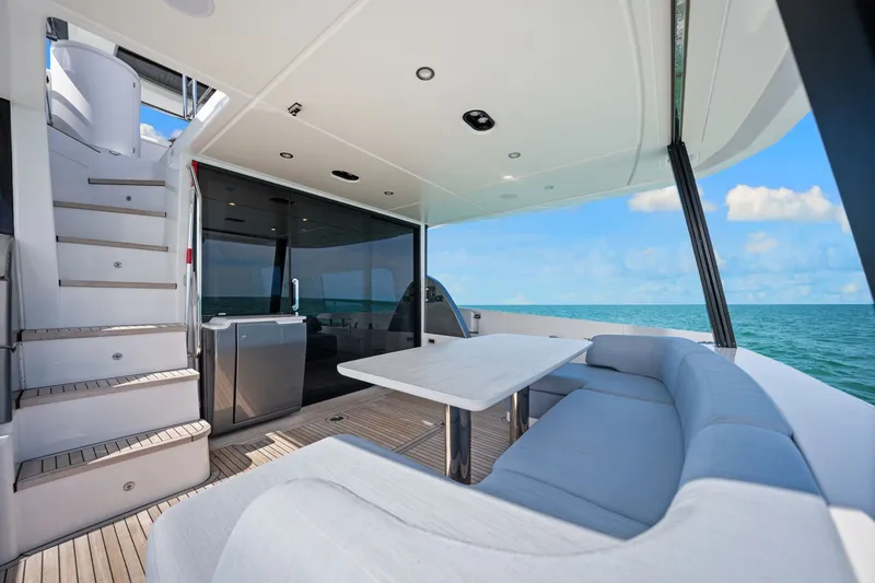 Slide: The Image of Azimut Fly 68 2025 - 55