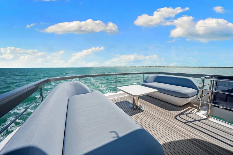 Slide: The Image of Azimut Fly 68 2025 - 64