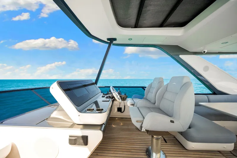 Slide: The Image of Azimut Fly 68 2025 - 72
