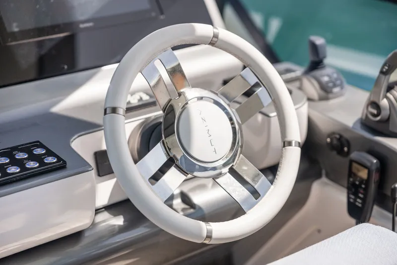 Slide: The Image of Azimut Fly 68 2025 - 77