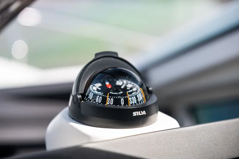 Slide: The Image of Azimut Fly 68 2025 - 80