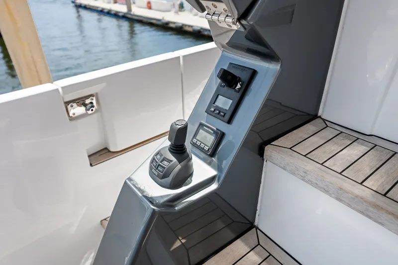 Slide: The Image of Azimut Fly 68 2025 - 81