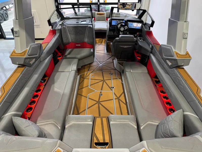 Slide: The Image of Nautique Super Air Nautique G25 Paragon 2024 - 16