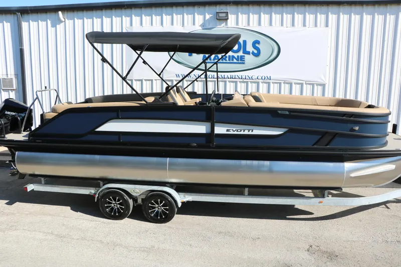 Slide: The Image of 2026 Evotti 525 QL Tri-Toon boat with canopy on trailer, side view. - 9