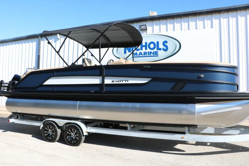 The Image of 2026 Evotti 525 QL Tri-Toon boat on trailer at Nichols Marine. - 0