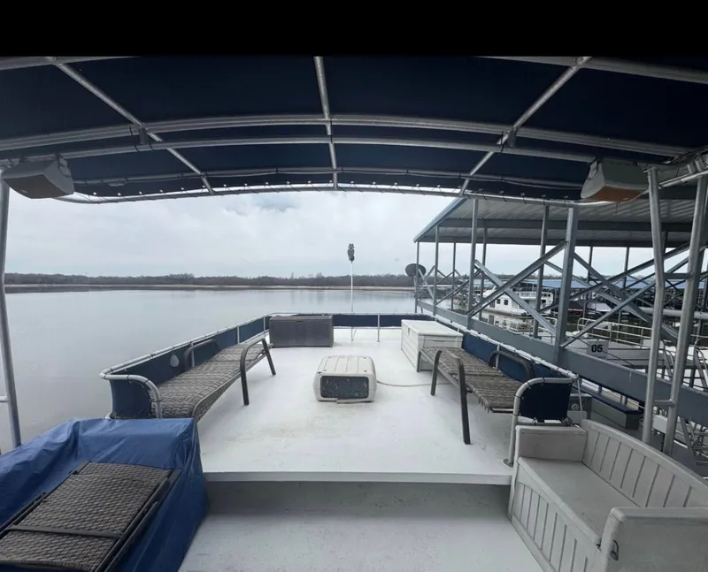 Slide: The Image of Sommerset Worlds Fair Edition 1984 houseboat with covered deck. - 7