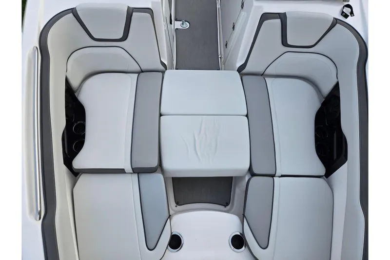 Slide: The Image of 2021 Yamaha Boats AR250 interior seating, featuring sleek, modern design and comfortable upholstery. - 18
