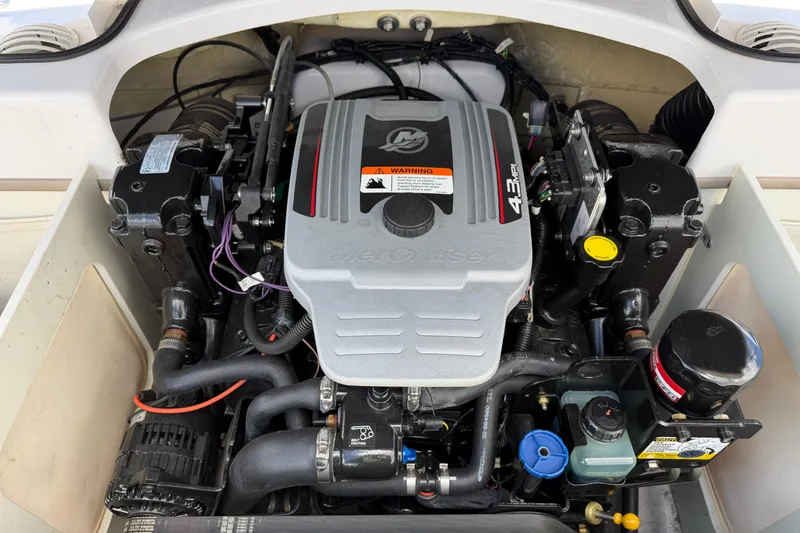 Slide: The Image of 2011 Four Winns H190 boat engine, MerCruiser 4.3L V6, detailed view. - 13