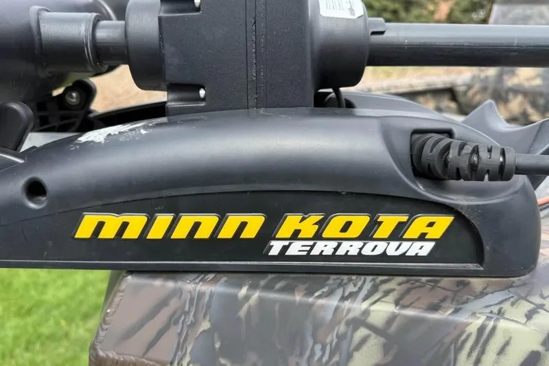 Slide: The Image of Minn Kota Terrova motor on 2021 Crestliner 1760 Retriever SC boat. - 14