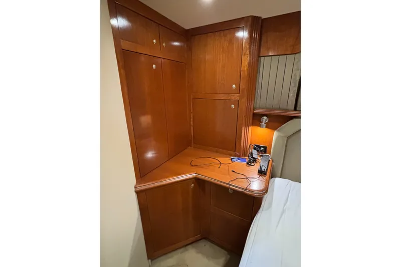 Slide: The Image of Wooden cabinetry in 2004 Cruisers Yachts 405 Express Motoryacht interior cabin. - 40