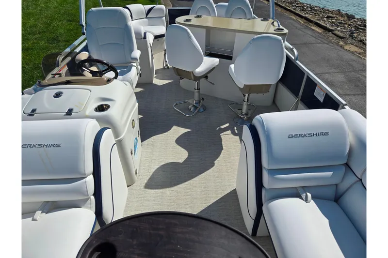 Slide: The Image of 2018 Berkshire 25E STS Entertainment pontoon boat with luxurious seating and modern design. - 21
