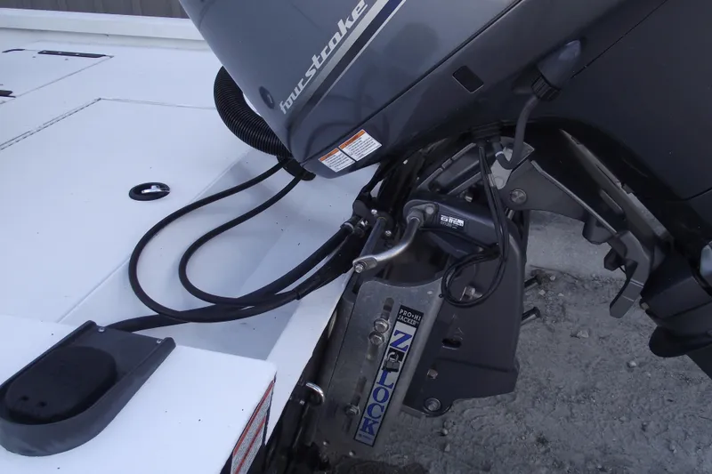 Slide: The Image of 2023 G3 Bay 20 GX boat engine with four-stroke motor and Z-Lock jack plate. - 31
