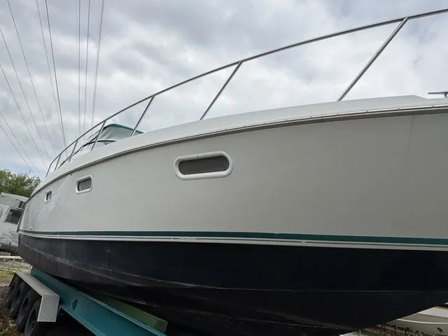 Slide: The Image of Chris-Craft Continental 1994 - 11