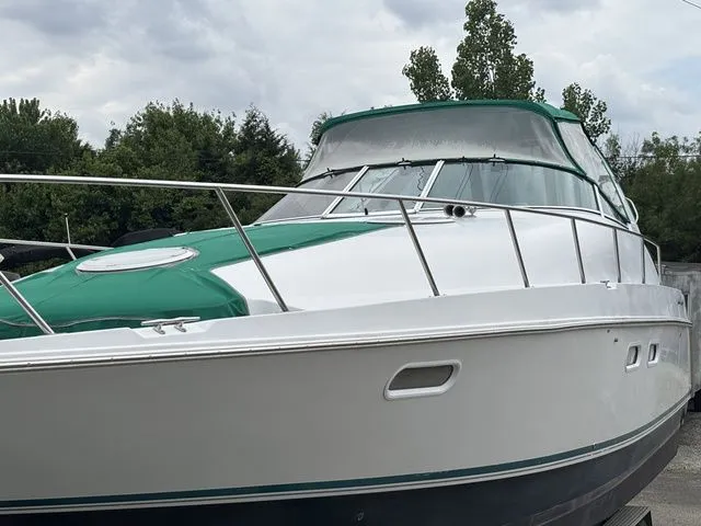 Slide: The Image of Chris-Craft Continental 1994 - 14