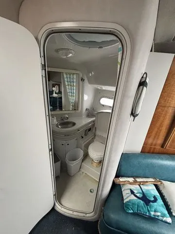 Slide: The Image of Chris-Craft Continental 1994 - 21