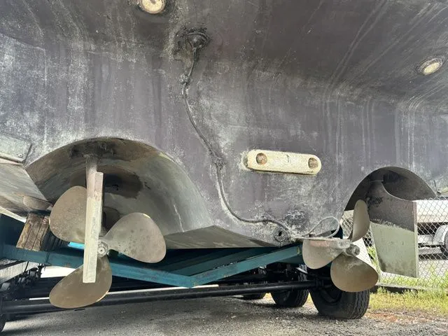 Slide: The Image of Chris-Craft Continental 1994 - 9