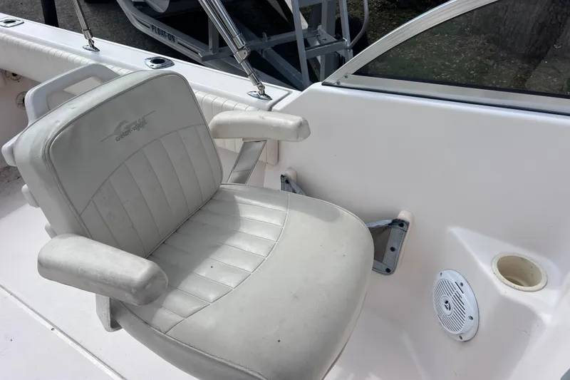 Slide: The Image of Grady-White Tournament 205 boat seat, 2006 model, with cup holder and speaker. - 20