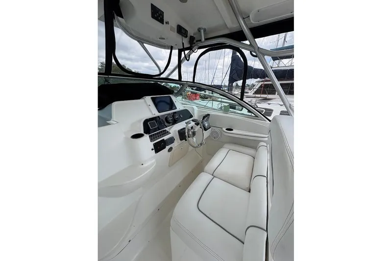 Slide: The Image of 2000 Wellcraft Coastal 290 with 300 h.p. Suzuki Outboards - 16