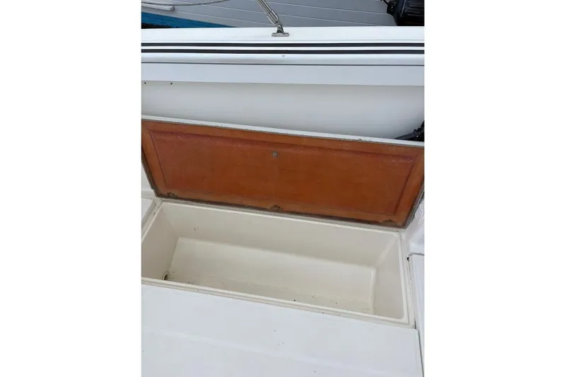 Slide: The Image of 2000 Wellcraft Coastal 290 with 300 h.p. Suzuki Outboards - 20