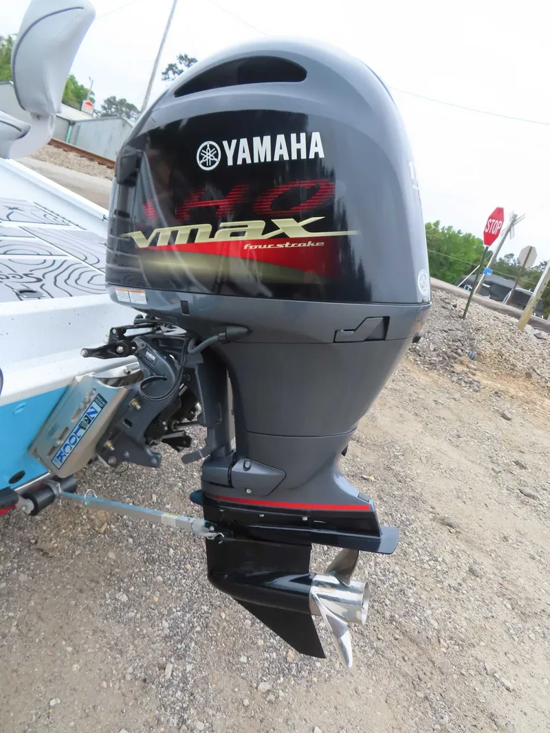 Slide: The Image of Xpress H22 B Yamaha 175 SHO 2023 - 21