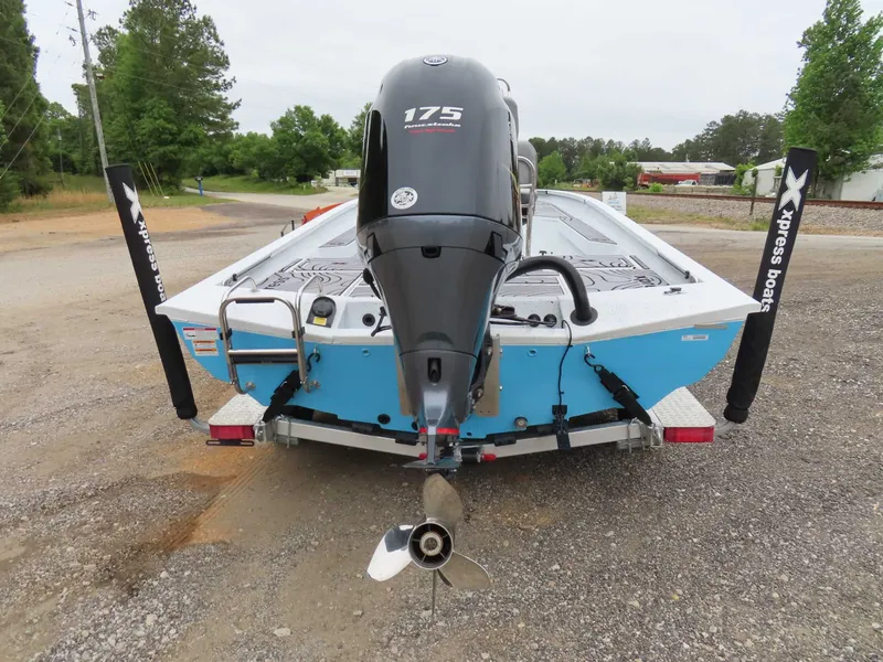 Slide: The Image of Xpress H22 B Yamaha 175 SHO 2023 - 23