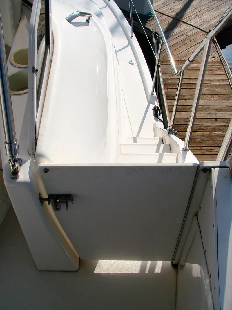 Slide: The Image of Deck area of a 1999 Silverton 351 Sedan yacht. - 37