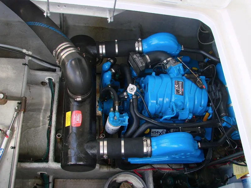 Slide: The Image of Silverton 351 Sedan 1999 - 51